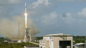 Изстрелват ракета с британски комуникационен спътник