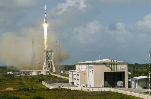 Изстрелват ракета с британски комуникационен спътник