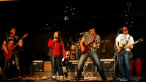 Ученици правят концерт за болни деца без родители