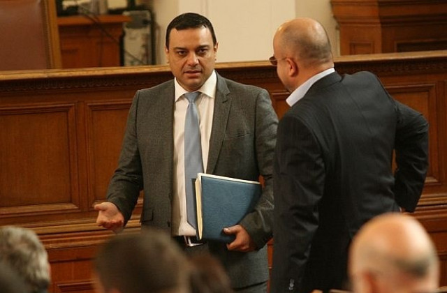 Възстановяват спрените влакове от другата седмица