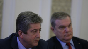 Първанов иска референдум за шистовия газ с местните избори