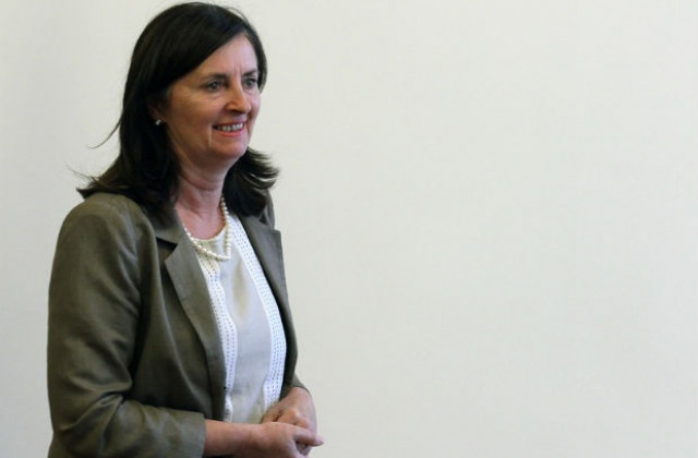 Бобева: Няма писани критерии за влизането във Валутния механизъм