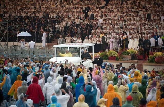 6 милиона души се помолиха заедно с папата в Манила