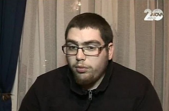 Студент от Морското училище моли за помощ, за да живее