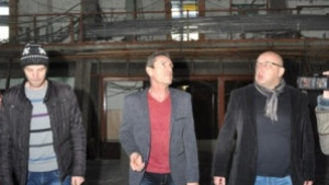 Подпочвени води подкопават основите на Двореца