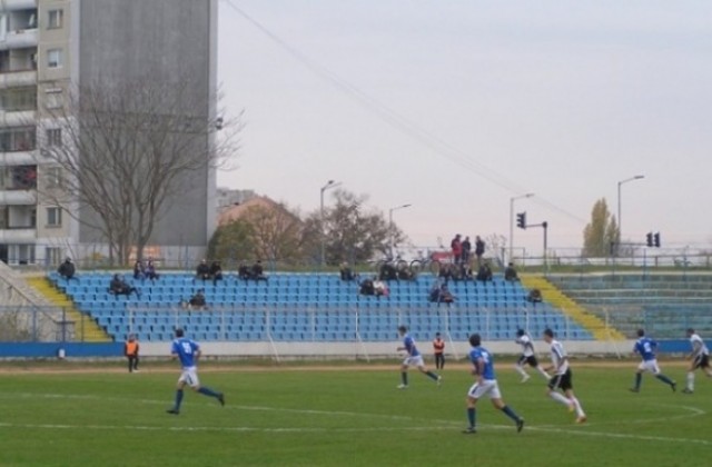 17 чужденци на проби в Спартак