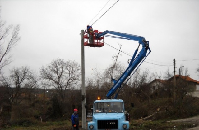 Възcтaнoвихa нaд 1 км oткpaднaт пpoвoдник в cтpaжишкo ceлo