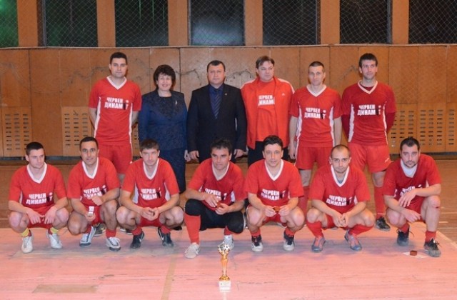 Червен динамит избухна в Павликени, Йордан Каролов е стрелец №1