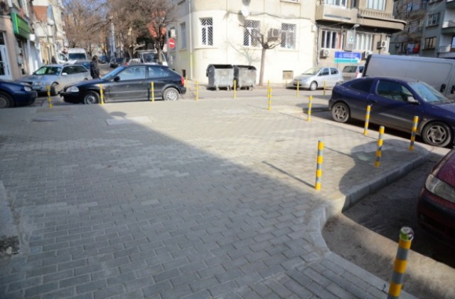 Готов е новият тротоар до Ритуална зала (СНИМКИ)