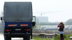 Спипаха проститутка докато предлагала услугите си