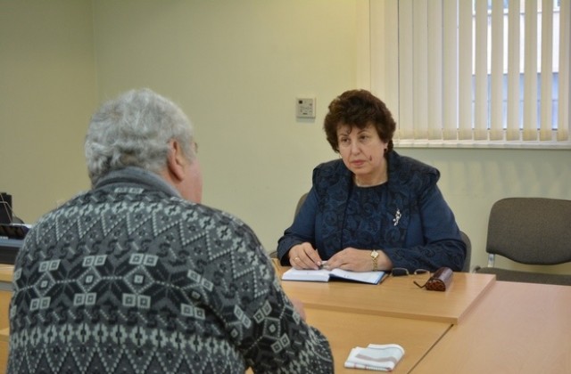 Граждани поискаха помощ от Мариана Бояджиева за възстановяване на собствеността върху земята