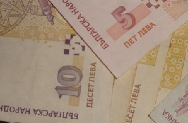 Превеждат помощите за отопление
