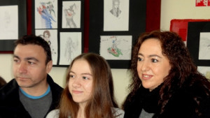 Осмокласничка от Дупница се представи с изложба