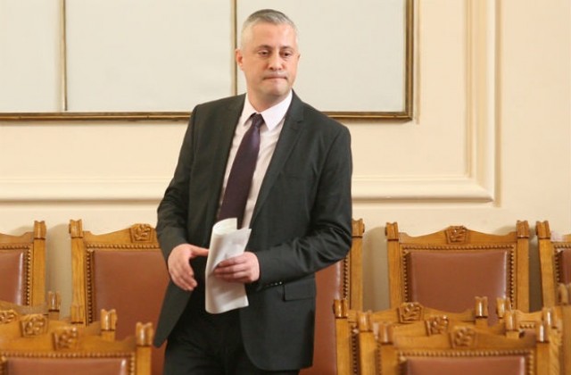 IT браншът поиска от Лукарски ускоряване издаването на „синя карта”