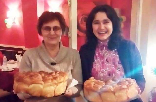 Акушерка-доайен почетоха в Свищов