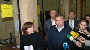 Пада цената на електронния подпис