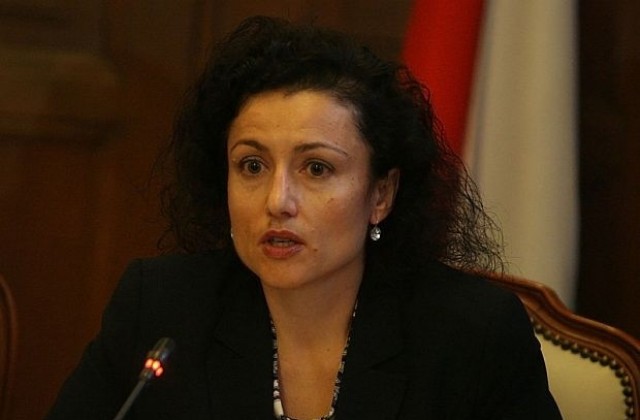 Министър Десислава Танева ще се срещне със земеделски производители в Русе