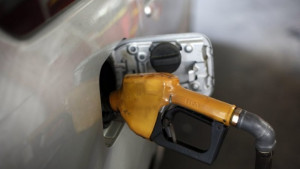 Очакват с 30 пониска цена на петрола през 2015а