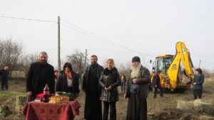 Възстановяват църквата в село Езерец