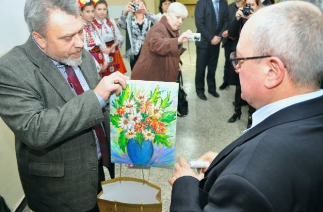 Картина на болно дете от Разград ще краси кабинета на образователния министър