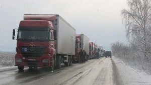 ТИР се преобърна на магистрала Тракия