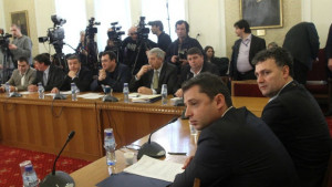 Депутатите разпитаха ЕРПта за сметките за ток