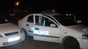 Паднали камъни затрудняват движението към Банско