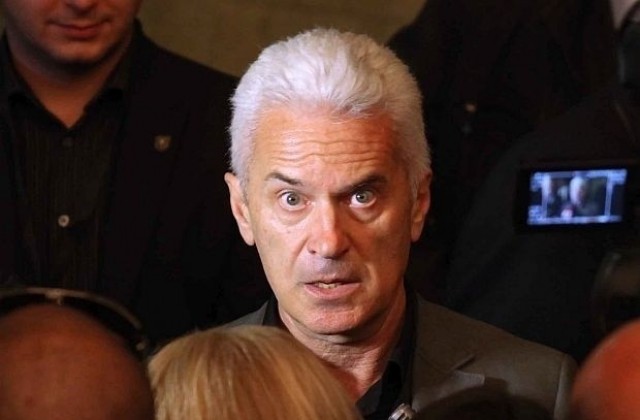 Отложиха делото срещу Волен Сидеров