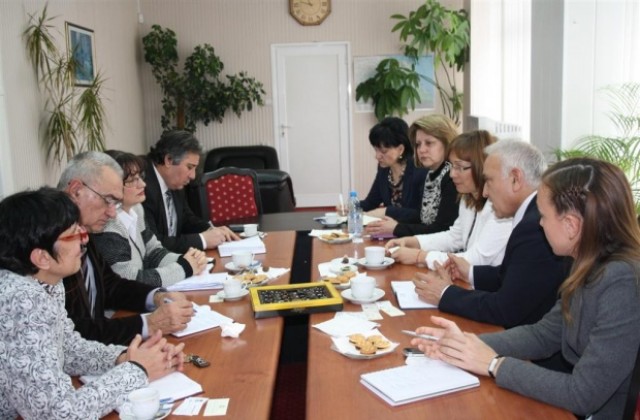 Обсъдиха идеята за филиал на Тракийския в Казанлък