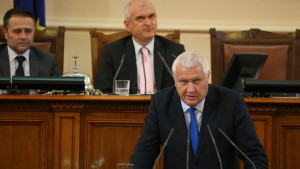 Млади плевенски социалисти гостуват в Народното събрание