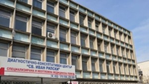 Опасна козирка заплашва пациенти и лекари в Аспарухово