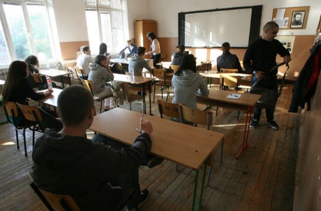 Европрограмата за образование ще намали децата, преждевременно напускащи училище