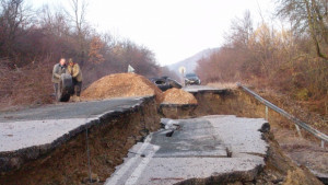 Започна ремонтът на пътя между Миндя и Мерданя