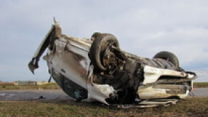 Млад мъж пострада тежко след като излетя от колата си