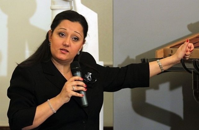 Министър Лиляна Павлова разяснява в Сливен и Ямбол програмата за безплатно саниране