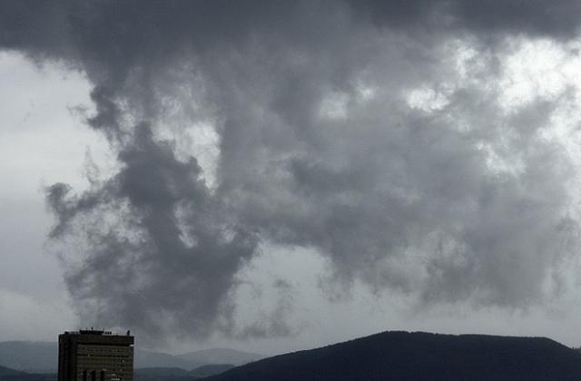 Оранжев код за дъжд и вятър в събота