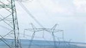 Ураганен вятър скъса проводници и събори стълбове на ЧЕЗ през