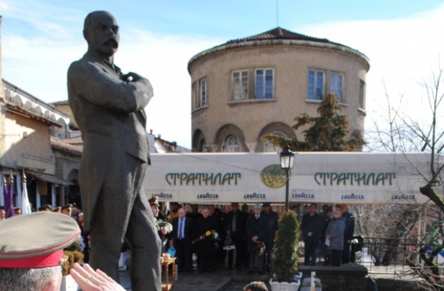 Велико Търново се преклони пред Стамболов