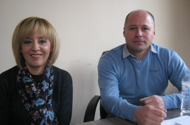 Мая Манолова се обяви против изключването на малките населени места от програмата за безплатно саниране