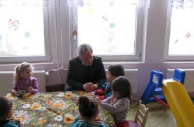 Силният вятър не е нанесъл щети в детските градини на Трявна