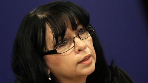 Петкова Държавата ще защити интереса на потребителите на ток