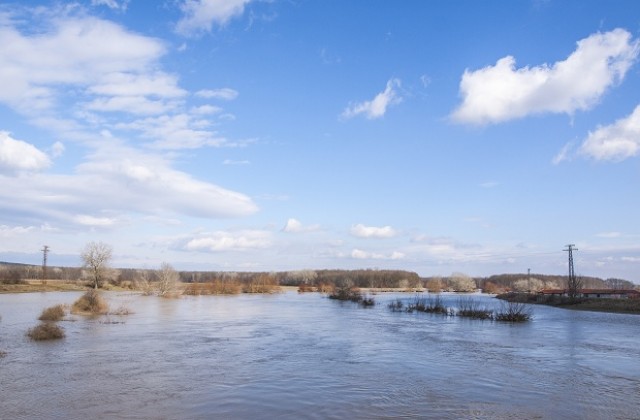 Нивото на Камчия продължава да пада