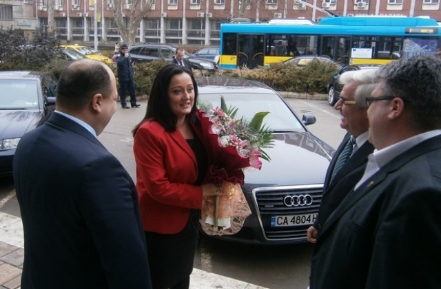 Кандидатстваме с пътя Мездра Ботевград по плана Юнкер