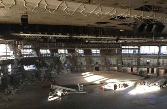 Кметът инспектира ремонта на Спортна зала