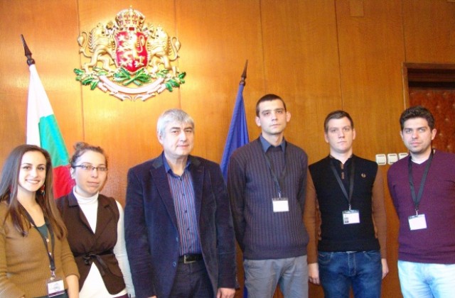 Петима стажанти започнаха работа в Областна администрация
