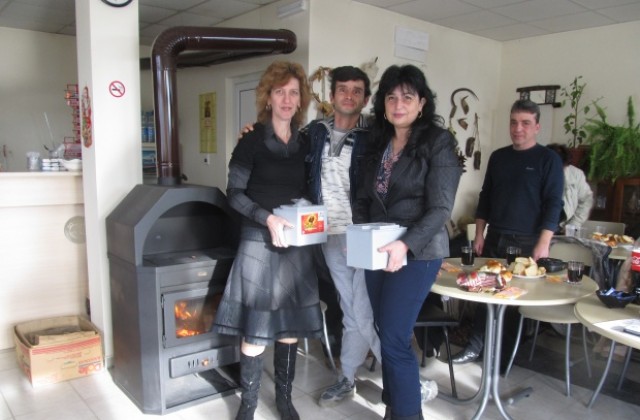 ГЕРБ- Лясковец подкрепи семейството на инвалид, който от месеци не е излизал от къщи