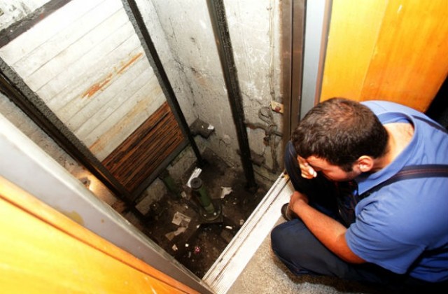 Недостиг на асансьорни техници прогнозират от бранша