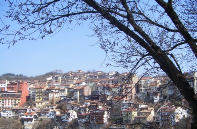 Топло за февруари