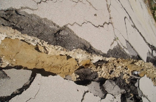 Свлачище край Варна се активизира след дъждовете