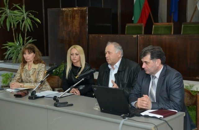 Експерти разясняват програмата за саниране в Сливен